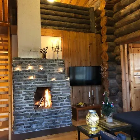 Little Bear - Pikkukarhu, Slopes 500m, Ski Tracks 100m, Lake 160m Holiday home